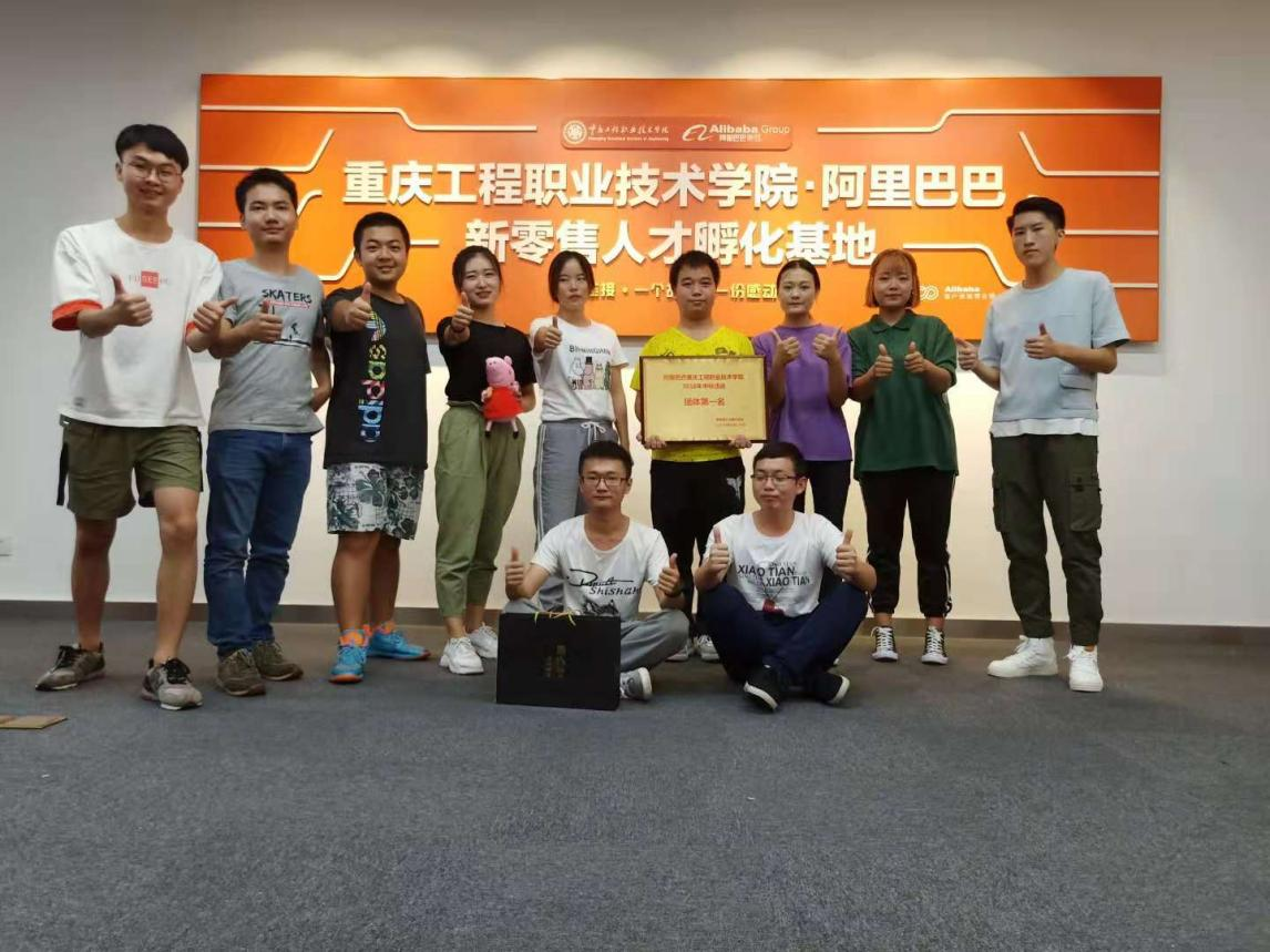 HwxY_1647360399901027216.png