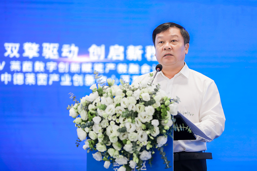 重庆工程职业技术学院党委书记易俊致辞.jpg
