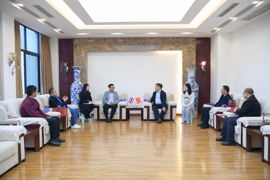 座谈会现场.jpg
