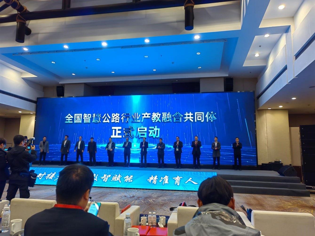 kIwG_1703058572048015419.jpg