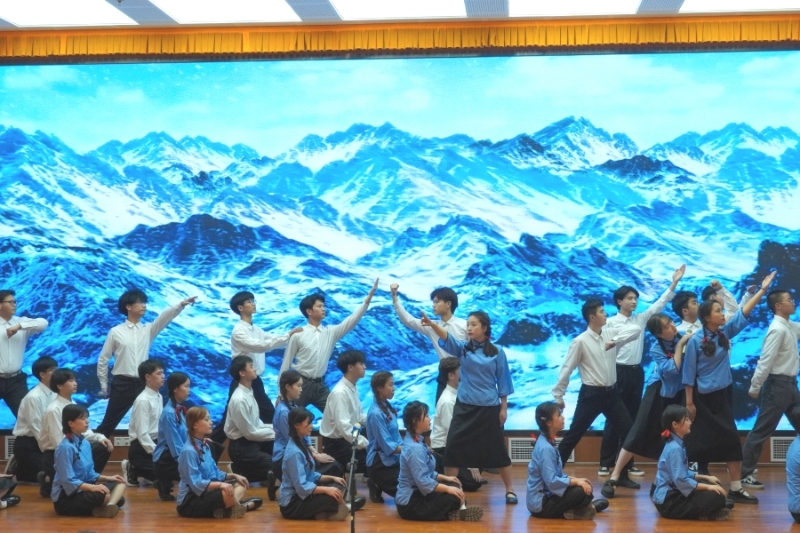音诗画《沁园春•雪》表演 (2).jpg
