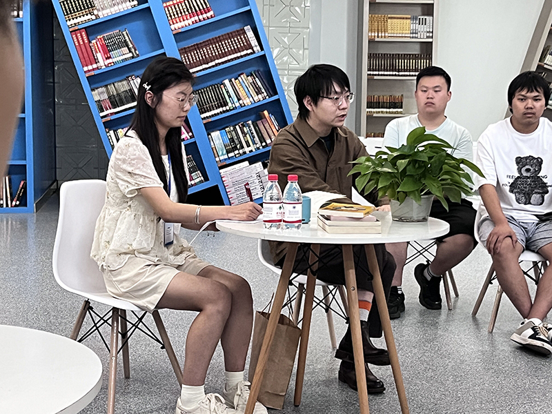 重庆市祚山心理咨询所咨询师冯茄洛做客沙龙.jpg