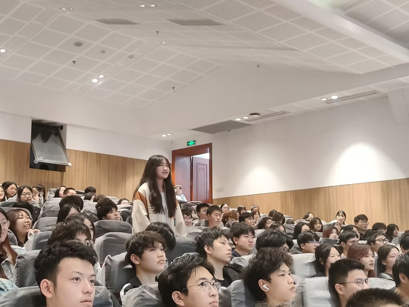 师生互动 (2).jpg