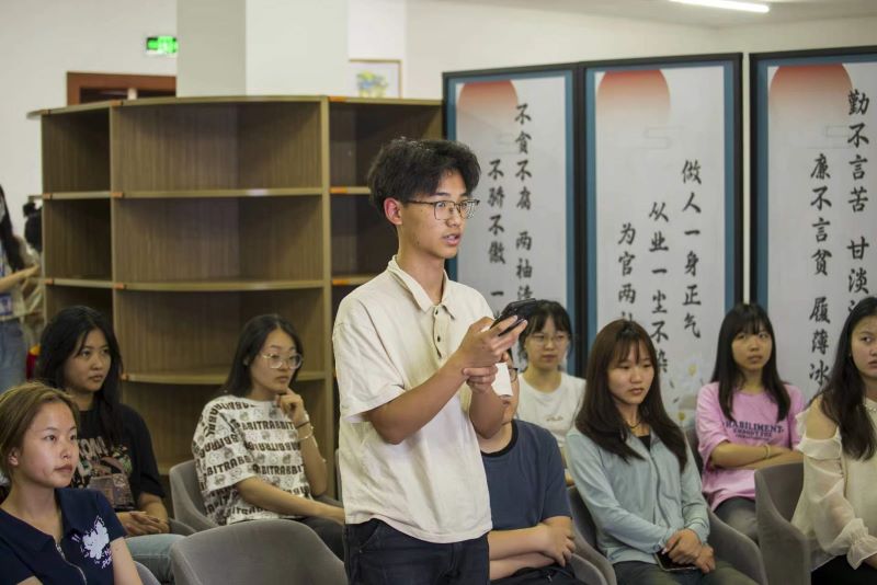 学生分享职业规划.jpg